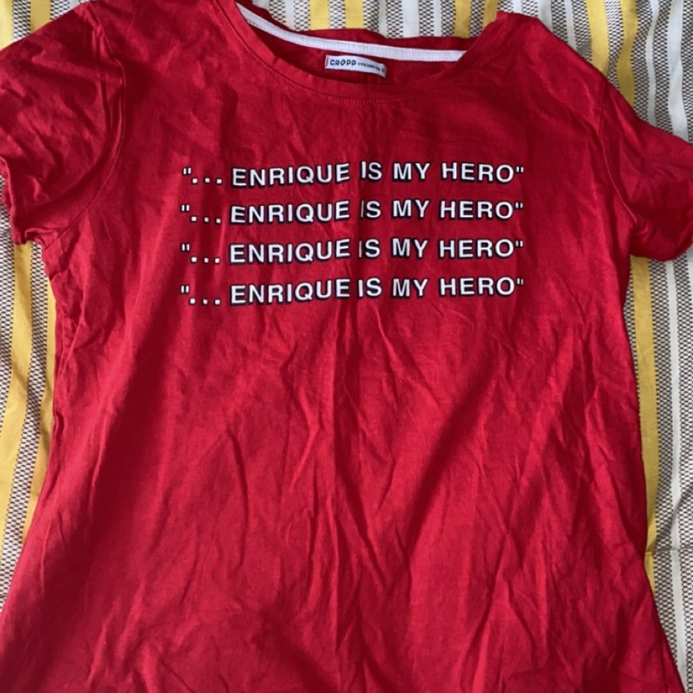 "Enrique is my hero" T-Shirt
